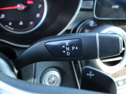 Used 2022 Mercedes-Benz GLC 300 4MATIC image 25