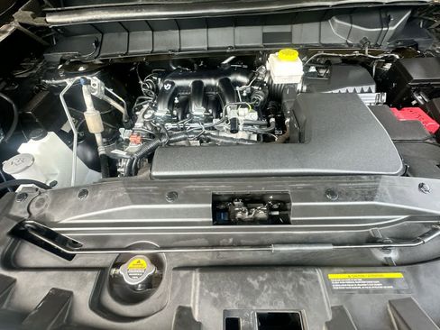 Used 2025 Nissan Pathfinder SV AWD/4WD image 12