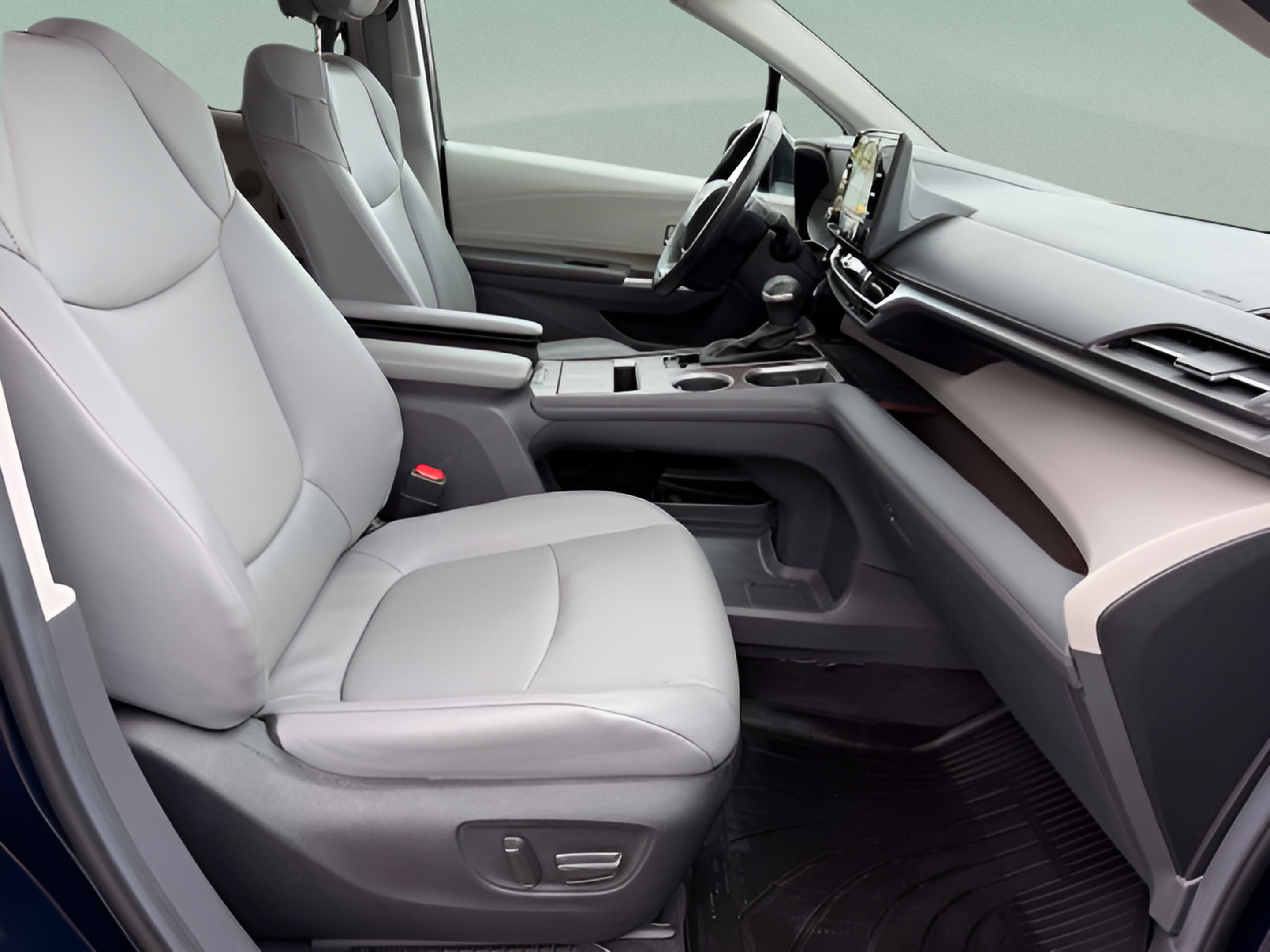 Used 2023 Toyota Sienna XLE AWD/4WD image 28
