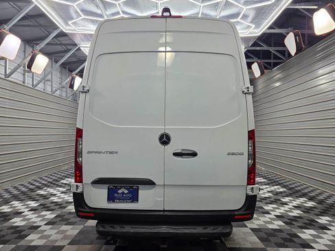 Used 2022 Mercedes-Benz Sprinter 2500 image 6
