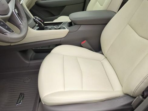 Certified 2024 Cadillac XT5 Premium Luxury w/ LPO, Floor Liner Package AWD/4WD image 21
