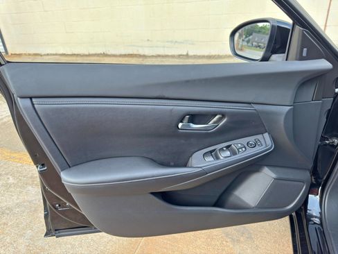 Used 2023 Nissan Sentra S FWD image 34