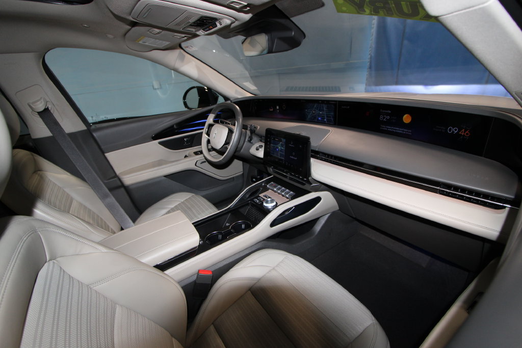 Used 2025 Lincoln Nautilus Reserve AWD/4WD image 27