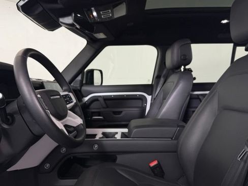 New 2025 Land Rover Defender 110 X-Dynamic SE AWD/4WD image 5