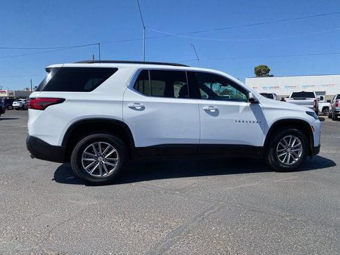Used 2023 Chevrolet Traverse LT FWD image 5