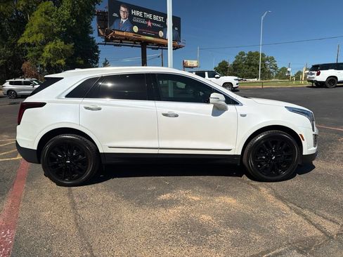 Used 2022 Cadillac XT5 Premium Luxury w/ Technology Package FWD image 5