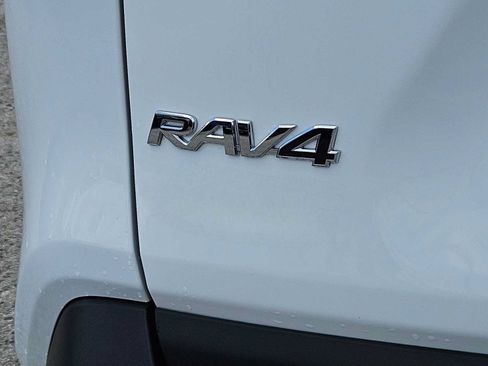 Used 2024 Toyota RAV4 LE AWD/4WD image 13