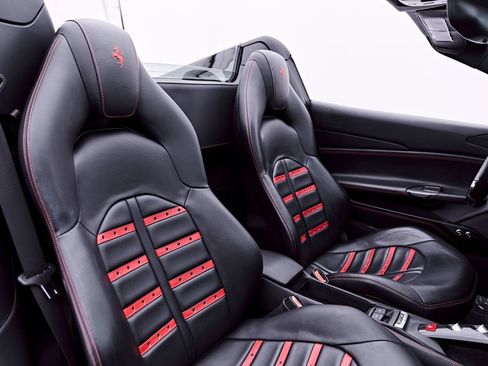 Used 2018 Ferrari 488 Spider RWD image 64