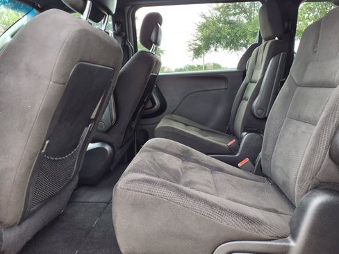 Used 2015 Dodge Grand Caravan SE w/ Quick Order Package 29E SE FWD image 17