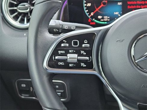 Used 2023 Mercedes-Benz EQB 300 4MATIC image 26