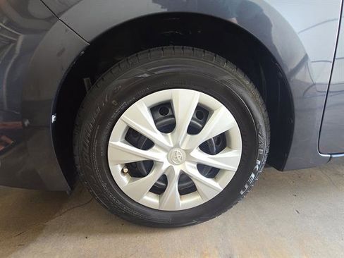 Used 2018 Toyota Corolla L FWD image 26