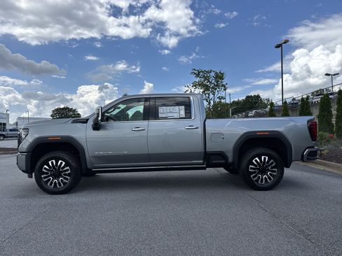 Used 2026 GMC Sierra 2500 Denali Ultimate AWD/4WD image 7