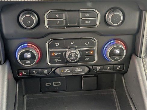 Certified 2023 Chevrolet Suburban Premier image 24