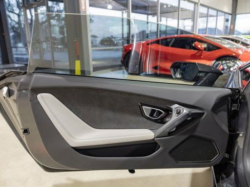 Used 2015 Lamborghini Huracan LP 610-4 image 27