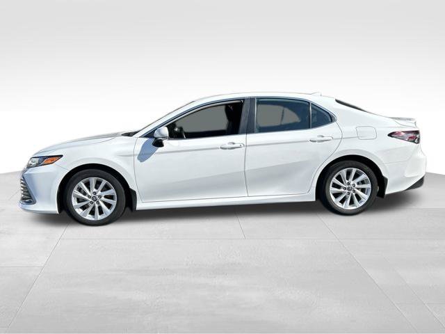 Used 2024 Toyota Camry LE w/ Convenience Package FWD image 2
