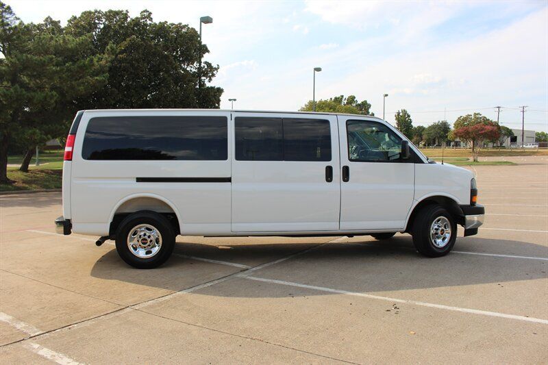 Used 2025 GMC Savana 3500 LT w/ LT Preferred Equipment Group RWD image 5