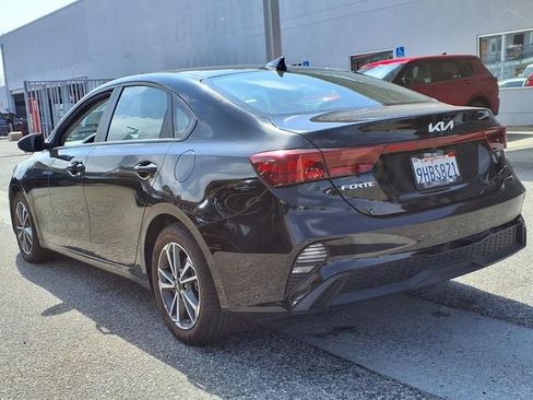 Used 2023 Kia Forte LXS FWD image 3