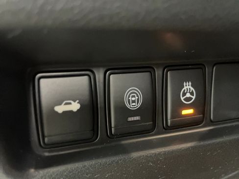Used 2023 Nissan Maxima SR w/ Sport Mat Group FWD image 16