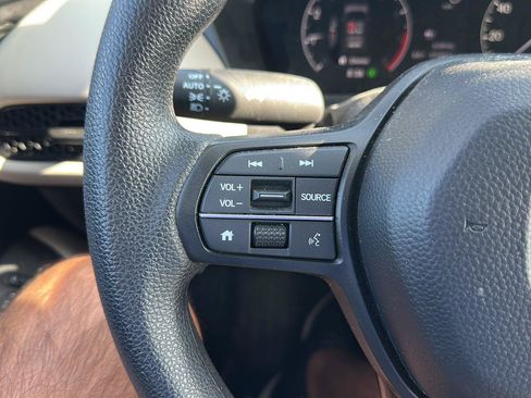 Used 2024 Honda HR-V LX image 13