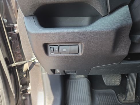 Certified 2025 Toyota RAV4 LE AWD/4WD image 27