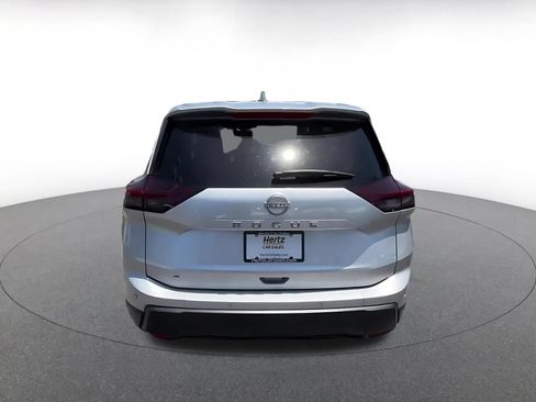 Used 2025 Nissan Rogue SV FWD image 12