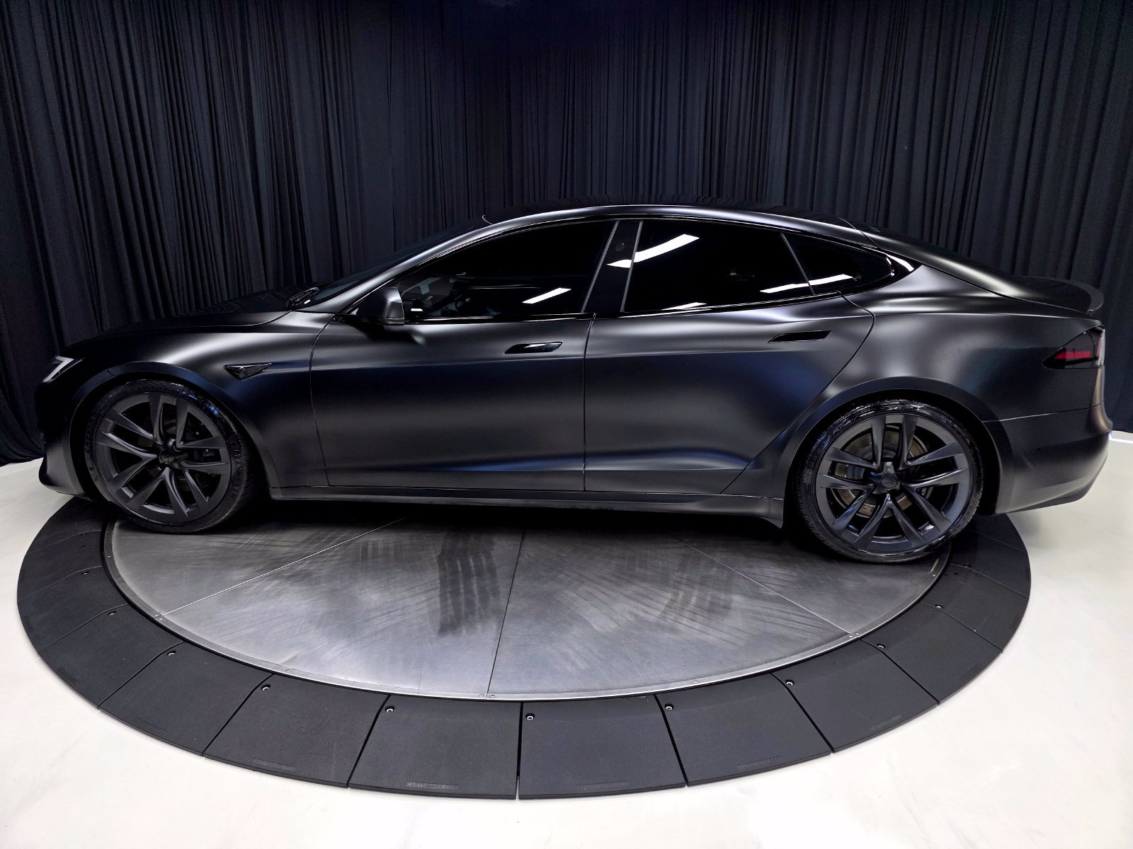Used 2022 Tesla Model S Plaid AWD/4WD image 10