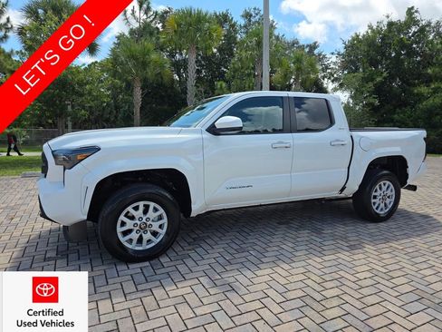 Certified 2025 Toyota Tacoma SR5 AWD/4WD image 3