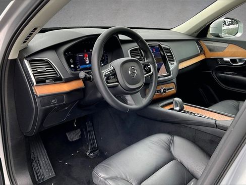 Certified 2024 Volvo XC90 B6 Plus w/ Protection Package image 17