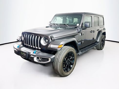 Used 2023 Jeep Wrangler Unlimited Sahara w/ Cold Weather Group AWD/4WD image 3