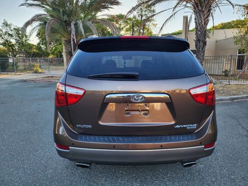 Used 2010 Hyundai Veracruz Limited w/ Navigation Pkg 3 image 3