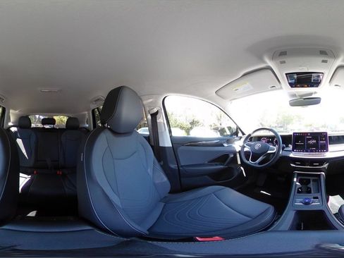 Used 2026 Volkswagen Tiguan SE FWD image 39