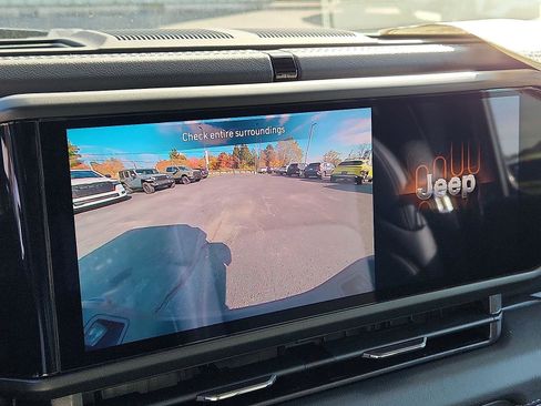 New 2025 Jeep Gladiator Sport image 13