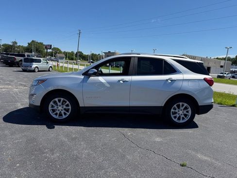 Used 2021 Chevrolet Equinox LT FWD image 4
