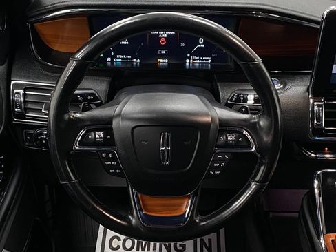 Used 2019 Lincoln Navigator Select AWD/4WD image 17