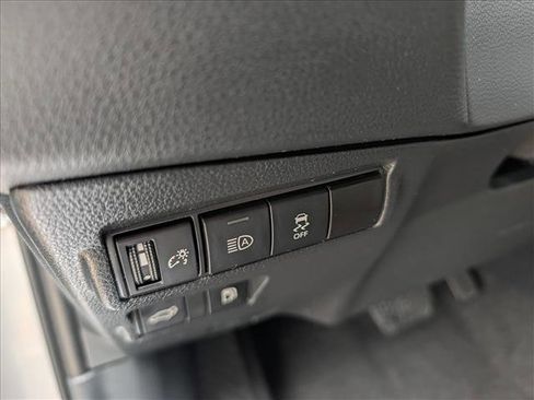 Used 2023 Toyota Corolla Cross AWD Hybrid w/ Convenience Package image 32