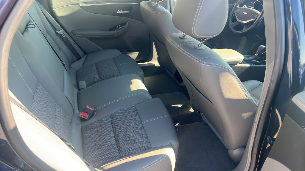 Used 2019 Chevrolet Impala LT FWD image 21