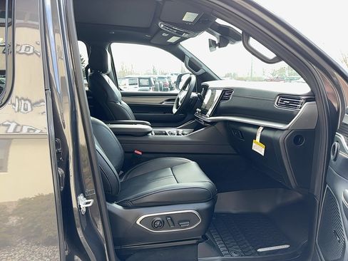 New 2026 Jeep Grand Wagoneer 4WD image 7