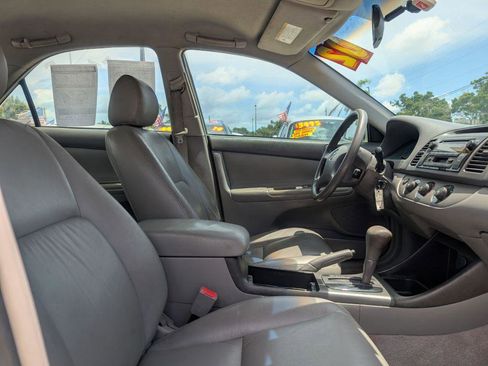 Used 2002 Toyota Camry LE image 24