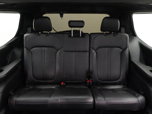 Used 2025 Jeep Wagoneer Series II w/ Premium Group I AWD/4WD image 19