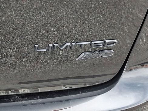 Used 2021 Chrysler Pacifica Limited w/ S Appearance Package image 31