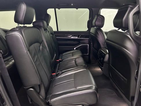 Used 2022 Jeep Wagoneer Series III w/ Convenience Group I image 25