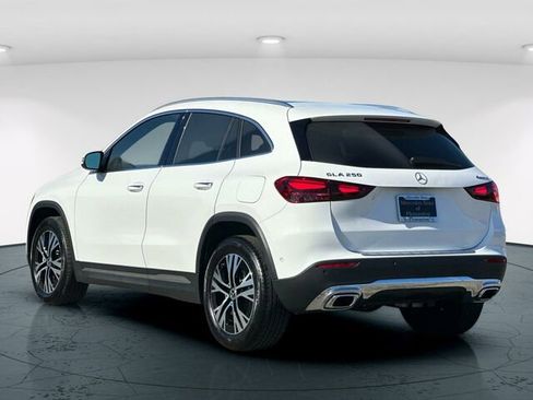 Used 2025 Mercedes-Benz GLA 250 4MATIC image 5