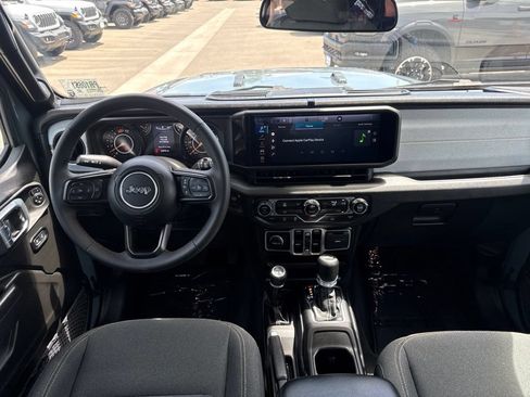 Used 2025 Jeep Wrangler Unlimited Sport AWD/4WD image 23