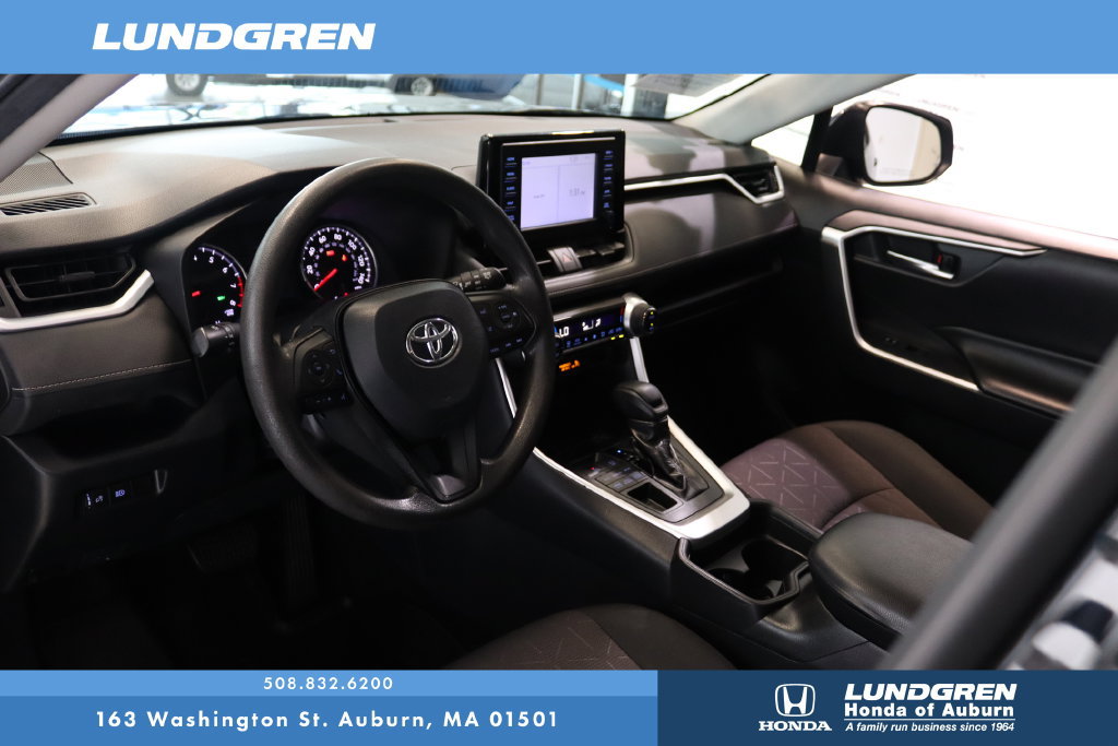 Used 2019 Toyota RAV4 XLE AWD/4WD image 8