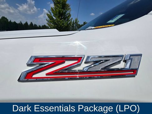 Used 2021 Chevrolet Silverado 1500 Custom Trail Boss w/ LPO, Dark Essentials Package AWD/4WD image 6
