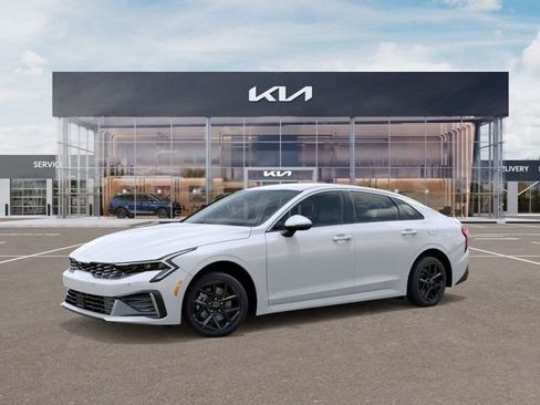 New 2026 Kia K5 LXS image 3
