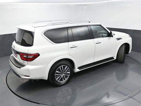 Used 2024 Nissan Armada SL w/ Captain's Chairs Package image 38