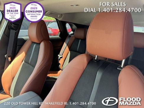 New 2025 MAZDA CX-30 Carbon image 9