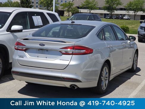 Used 2017 Ford Fusion Energi Titanium FWD image 11