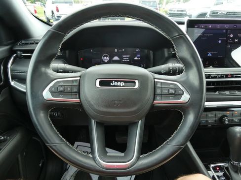 Used 2022 Jeep Compass High Altitude AWD/4WD image 33